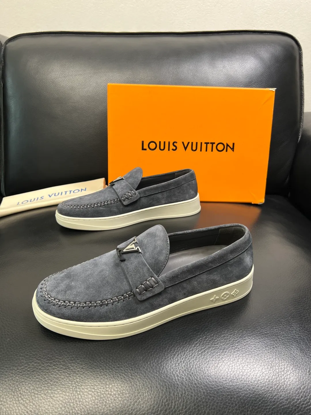 Men's shoes 💰740 Lv high quality top crafts Louis Vuitton, sports sneakers counter synchronization, uppers imported from Italy, high-quality splicing colorful complex crafts, imported mesh pads soft and comfortable, soles: original soles specially provided by the original factory, T men's shoes 💰U exclusive movable molded soles super comfortable, original factory single goods, code number 38-44 (customized 45)